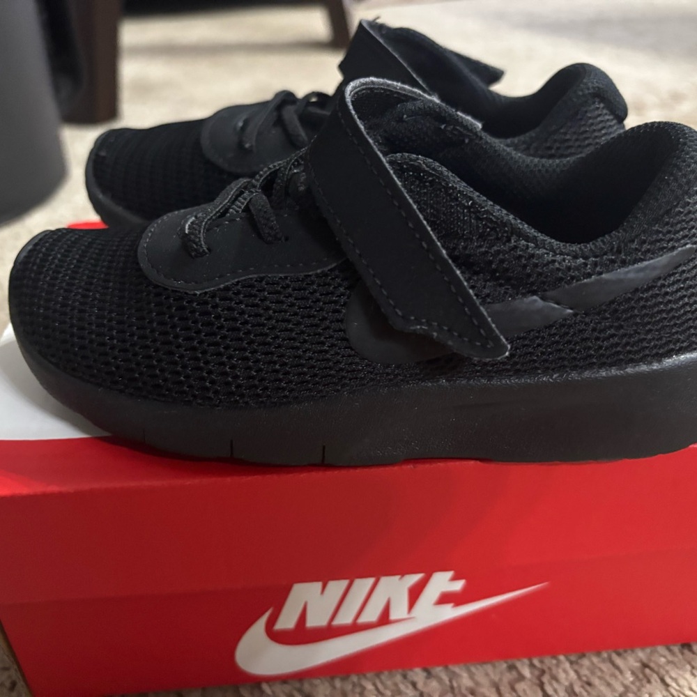 Toddler (New ) Nike Kids Black Mesh Sneakers
